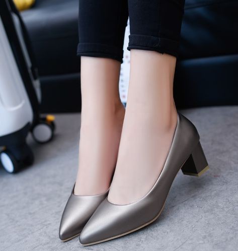 Court shoe, High-heeled shoe on Stylevore