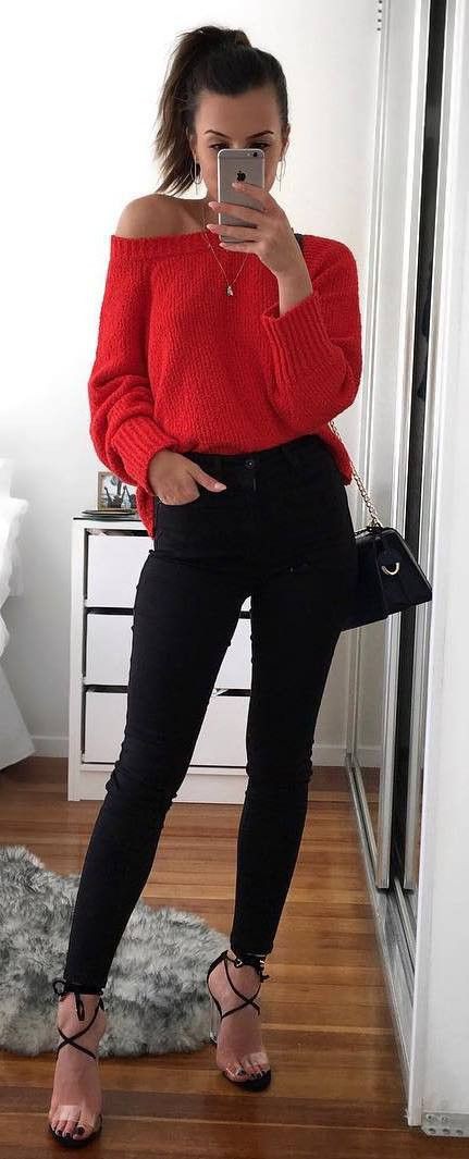 Street fashion,  Ripped jeans: Slim-Fit Pants,  High Waisted Jeans  