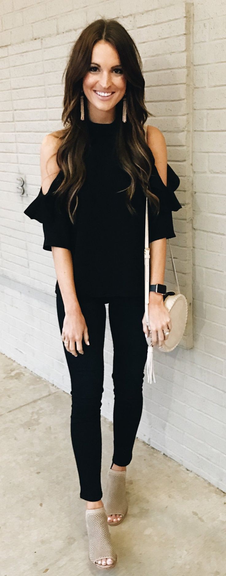 black top jeans outfit