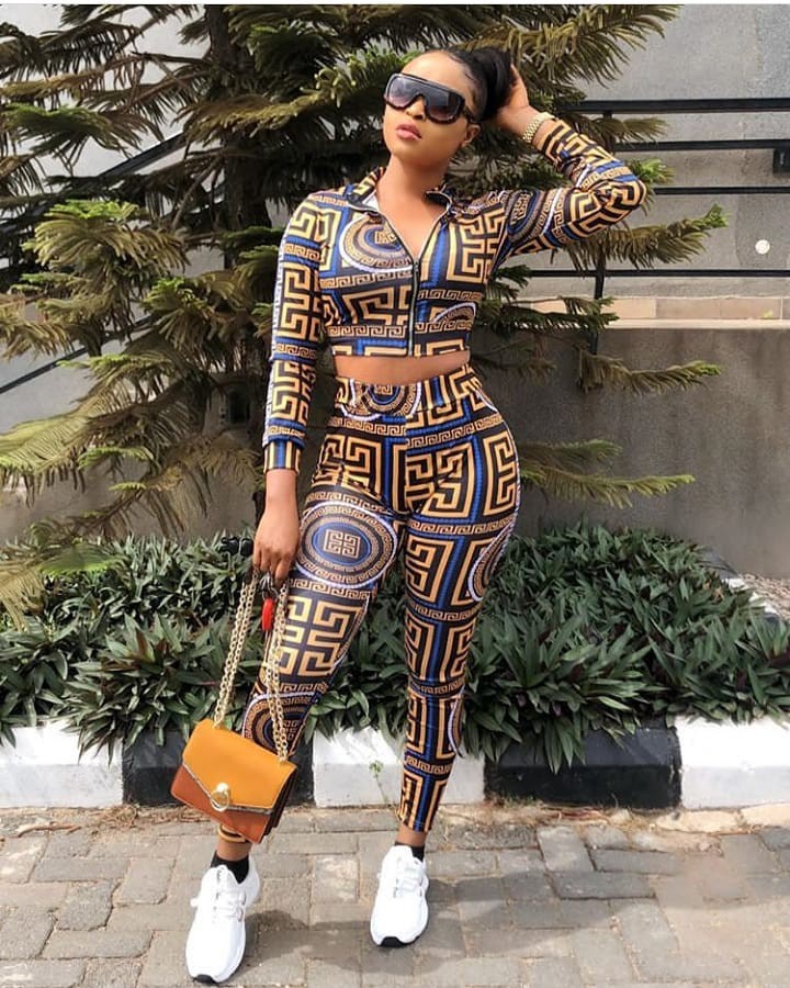 Dress With Ankara Leggings: Outfits With Leggings  