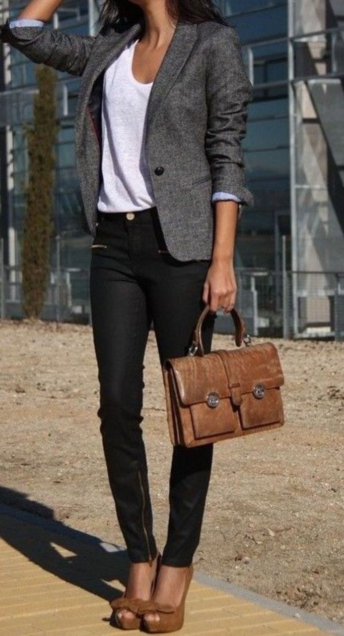 Woman grey blazer black pants: Slim-Fit Pants,  Business casual,  Street Outfit Ideas,  Blazer  