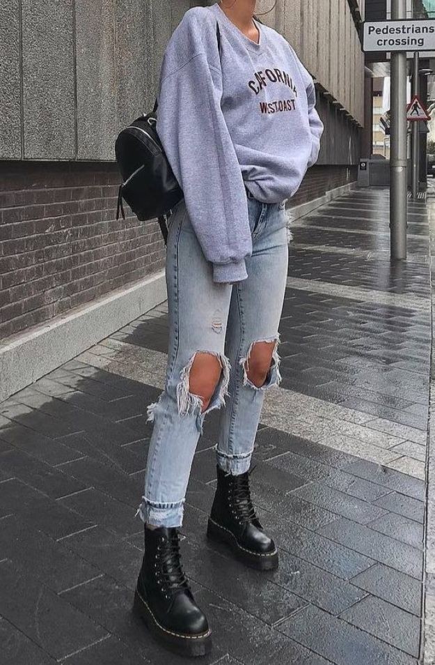 Casual wear, Casual wear, Street fashion: Ripped Jeans,  winter outfits,  Mom jeans,  Street Outfit Ideas  