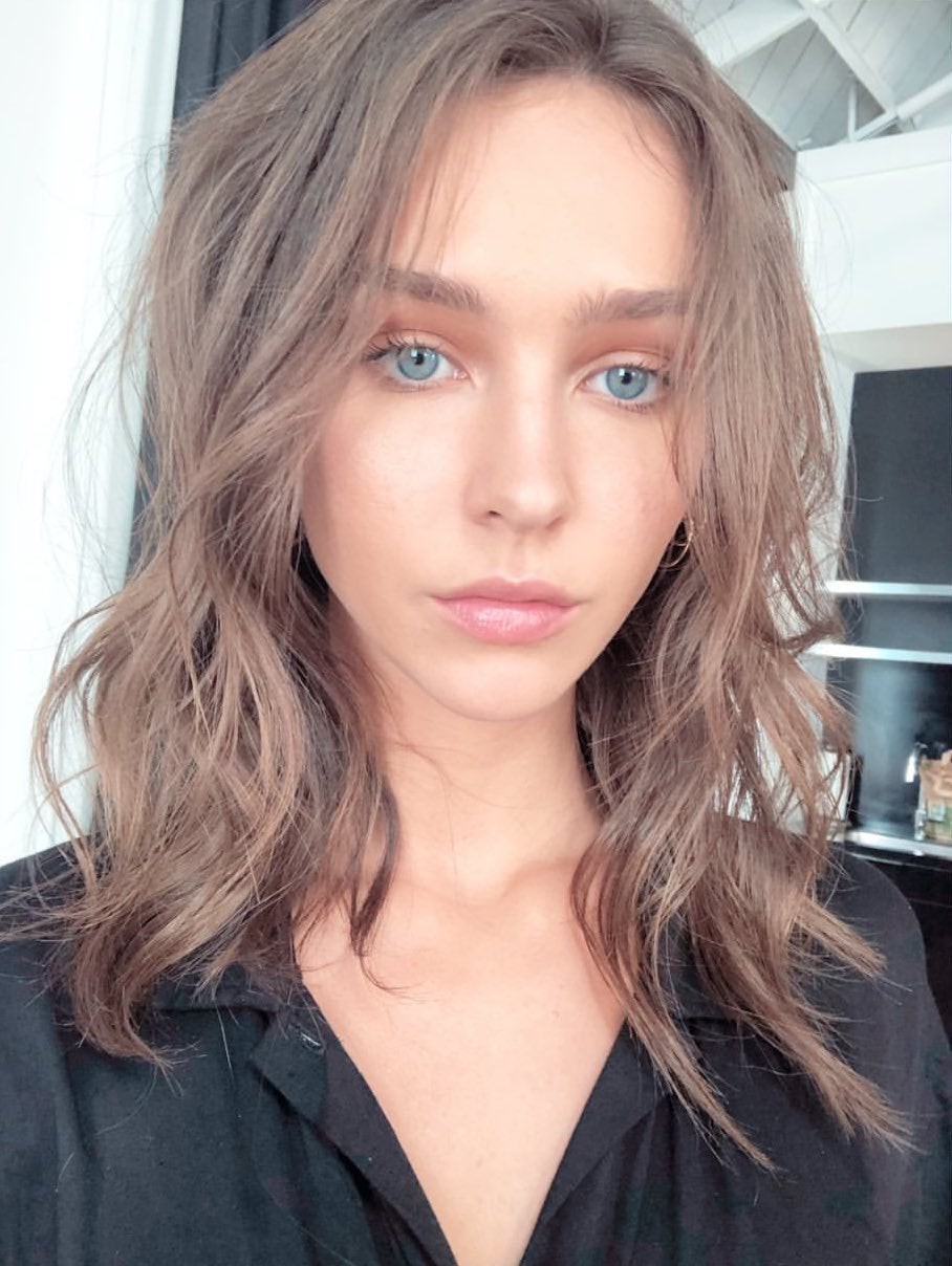 Rachel Cook,  Hair coloring,  Layered hair: Long hair,  Hair Color Ideas,  Brown hair,  Layered hair,  Pretty Girls Instagram  