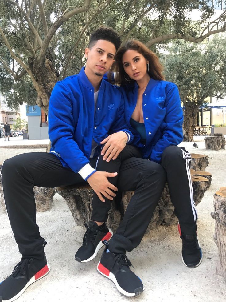 Picture Perfect Christmas Outfit Ideas: Couple Matching Outfit  