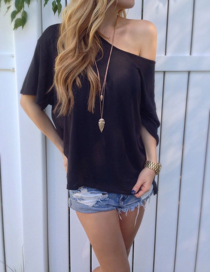Off the shoulder loose t shirts: Casual Summer Outfit,  Casual Blouse,  T-Shirt Outfit  