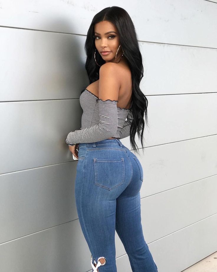 thick girl skinny jeans