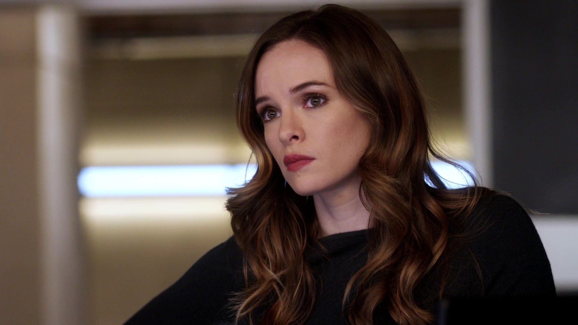 Danielle Panabaker,  Danielle Panabaker,  The Flash: Television show,  Pretty Girls Instagram  