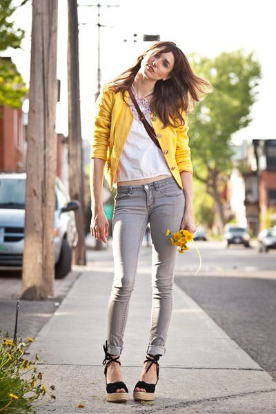 Top 72+ imagen yellow cardigan outfit ideas - Abzlocal.mx