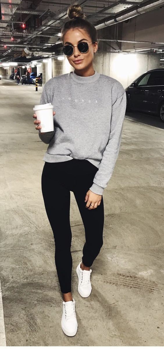 Sweatshirt leggings outfit on Stylevore