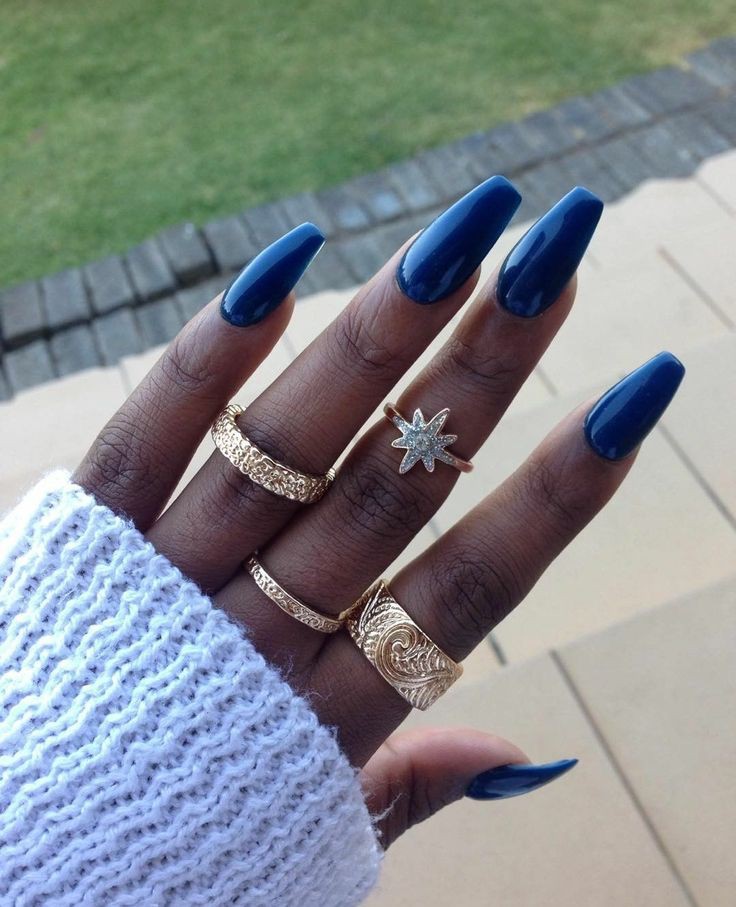Blue nails on dark skin: Nail Polish,  Nail art,  Gel nails,  Blue nails,  Acrylic Nails,  Pretty Nails  