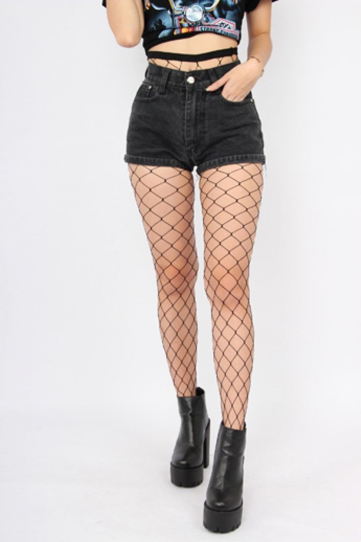 Fishnet outfit ideas