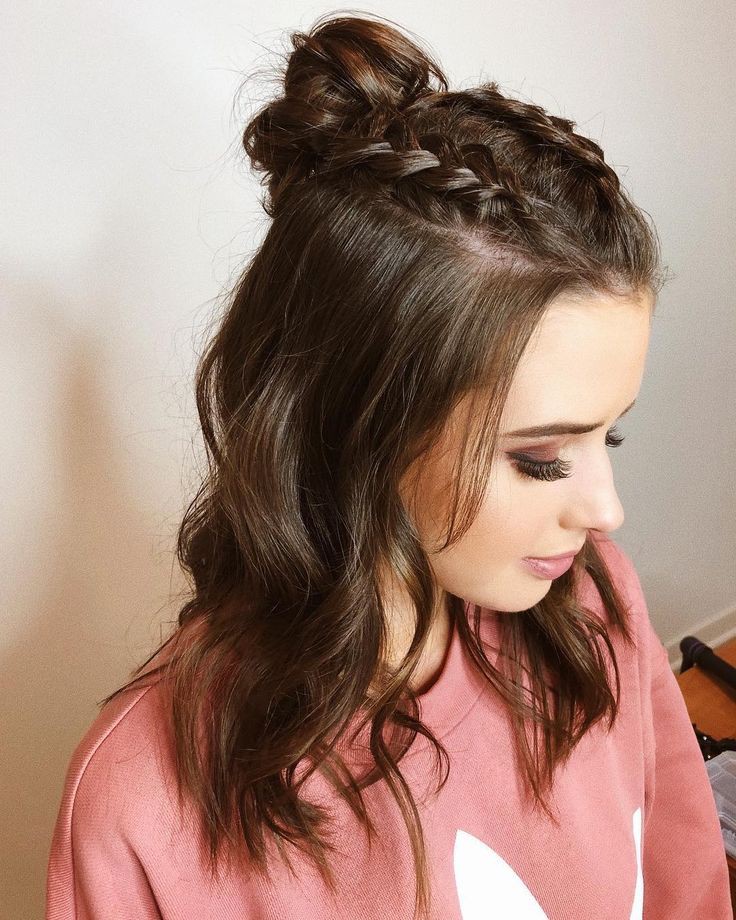 Easy hairstyles for college girls on Stylevore