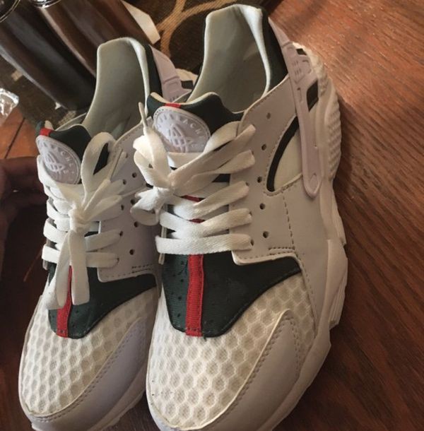 nike huarache burberry