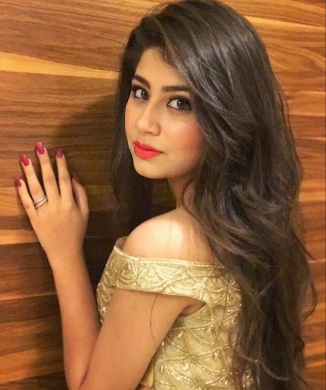 Aditi Bhatia In Traditional Attire: Television show,  Pankti Sharma,  Aditi Bhatia,  Desktop Wallpaper  