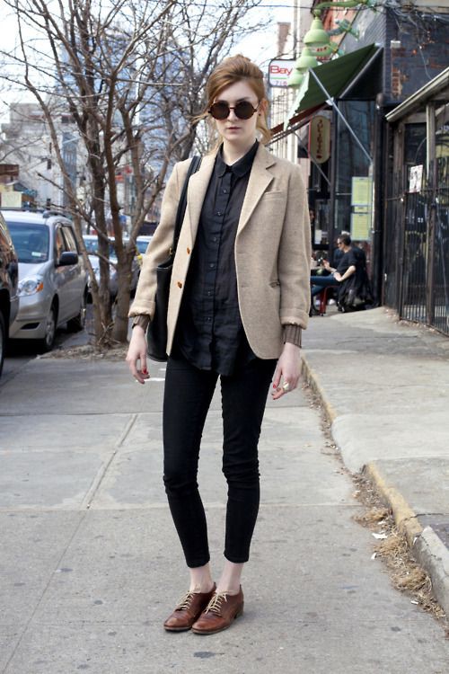 Brown oxfords black pants, Oxford shoe: shirts,  Business casual,  Navy blue,  Oxford shoe,  Girl Shoe Trends  