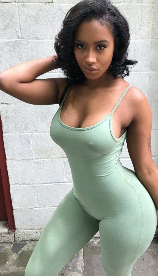 Hottest Curvy African Black Girl Pictures