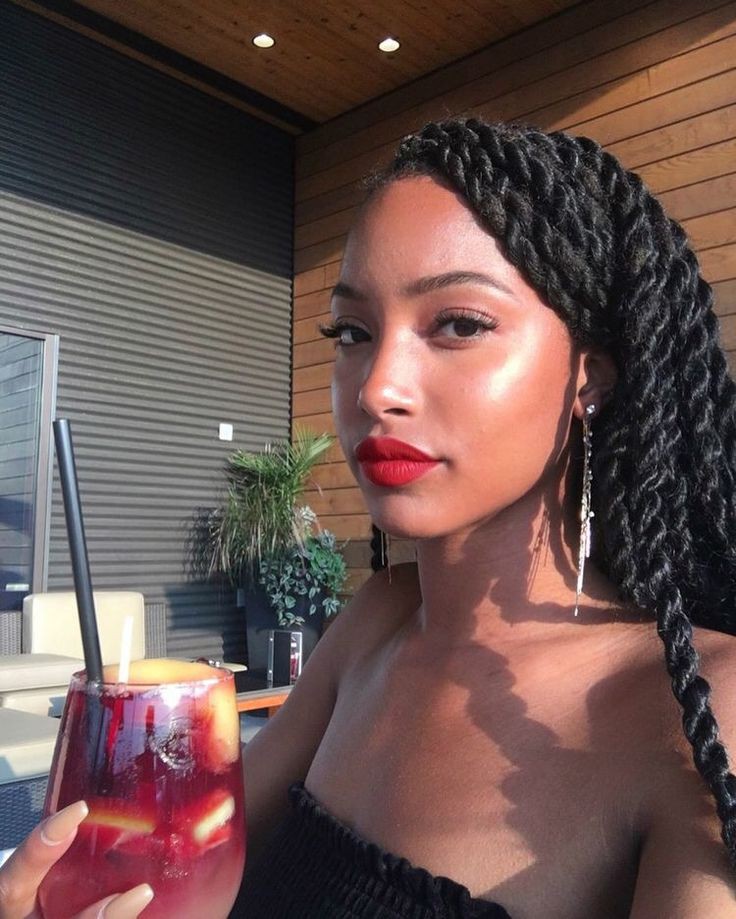 Selfie Instagram Baddie Cute Light Skin Girls: black girl outfit,  Baddie hairstyles  