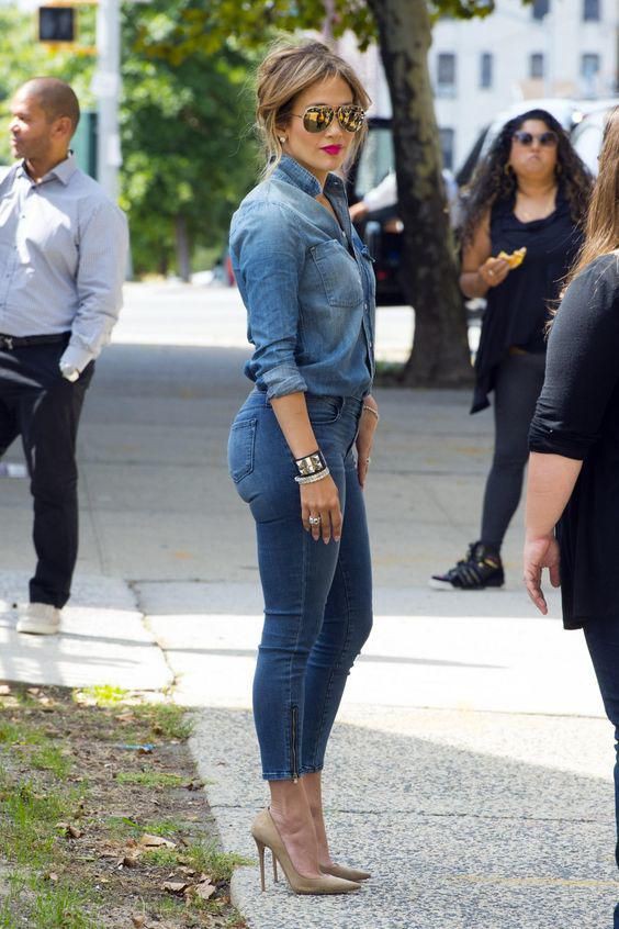 Jennifer lopez wearing jeans, Jennifer Lopez: shirts,  Jennifer Lopez,  Outfits With Heels  