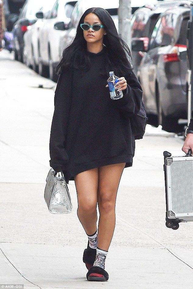 The latest and best rihanna black hoodie, New York: New York,  T-Shirt Outfit,  Black Hoodie,  Hoodie outfit  