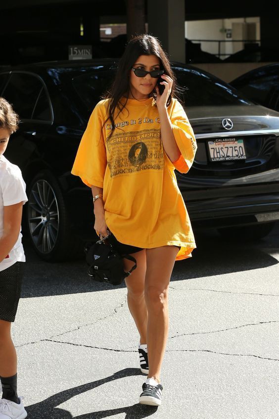 Fashion model, Kendall Jenner Outfit Ideas: Kendall Jenner,  TV Personality,  T-Shirt Outfit  
