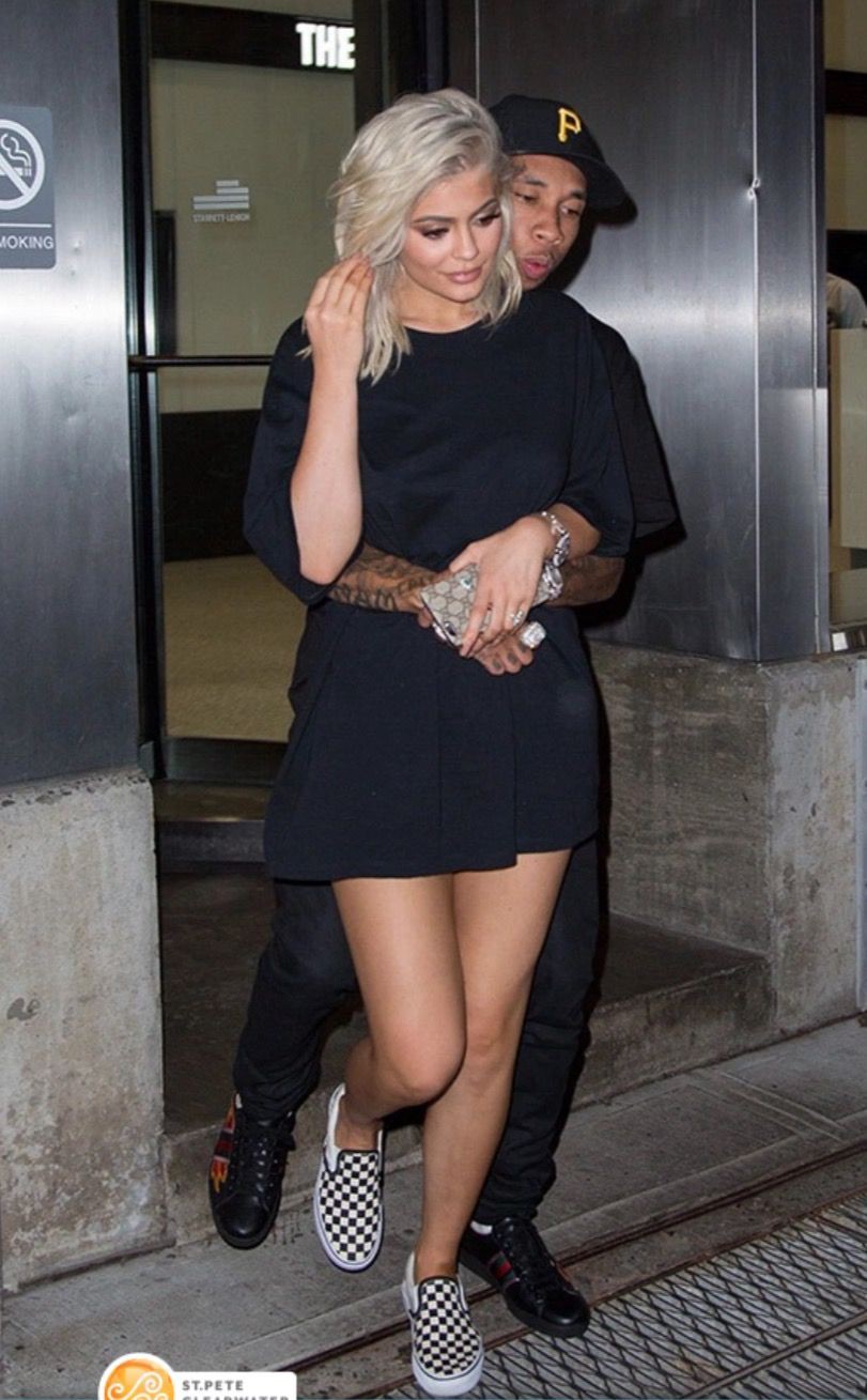 kylie jenner black vans