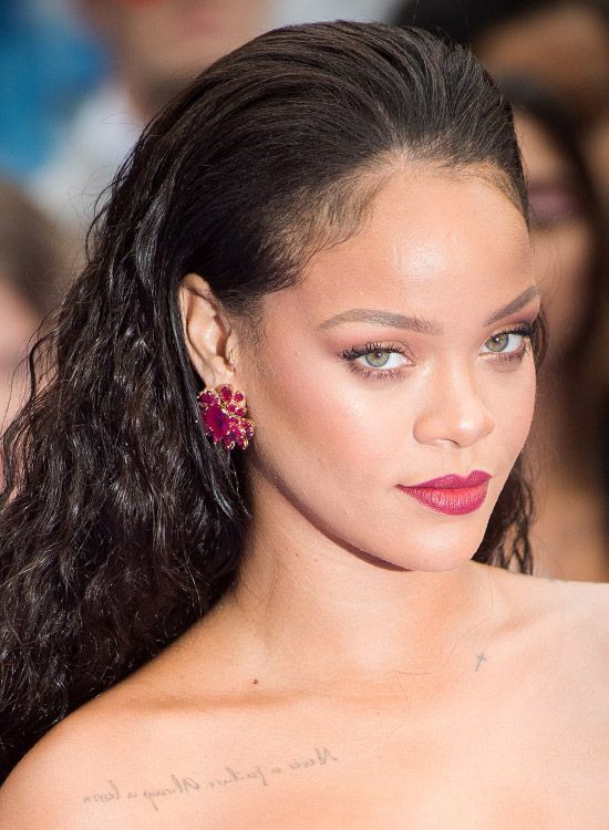 Helpful tips rihanna com blush, facial makeup | Rihanna Makeup Looks ...