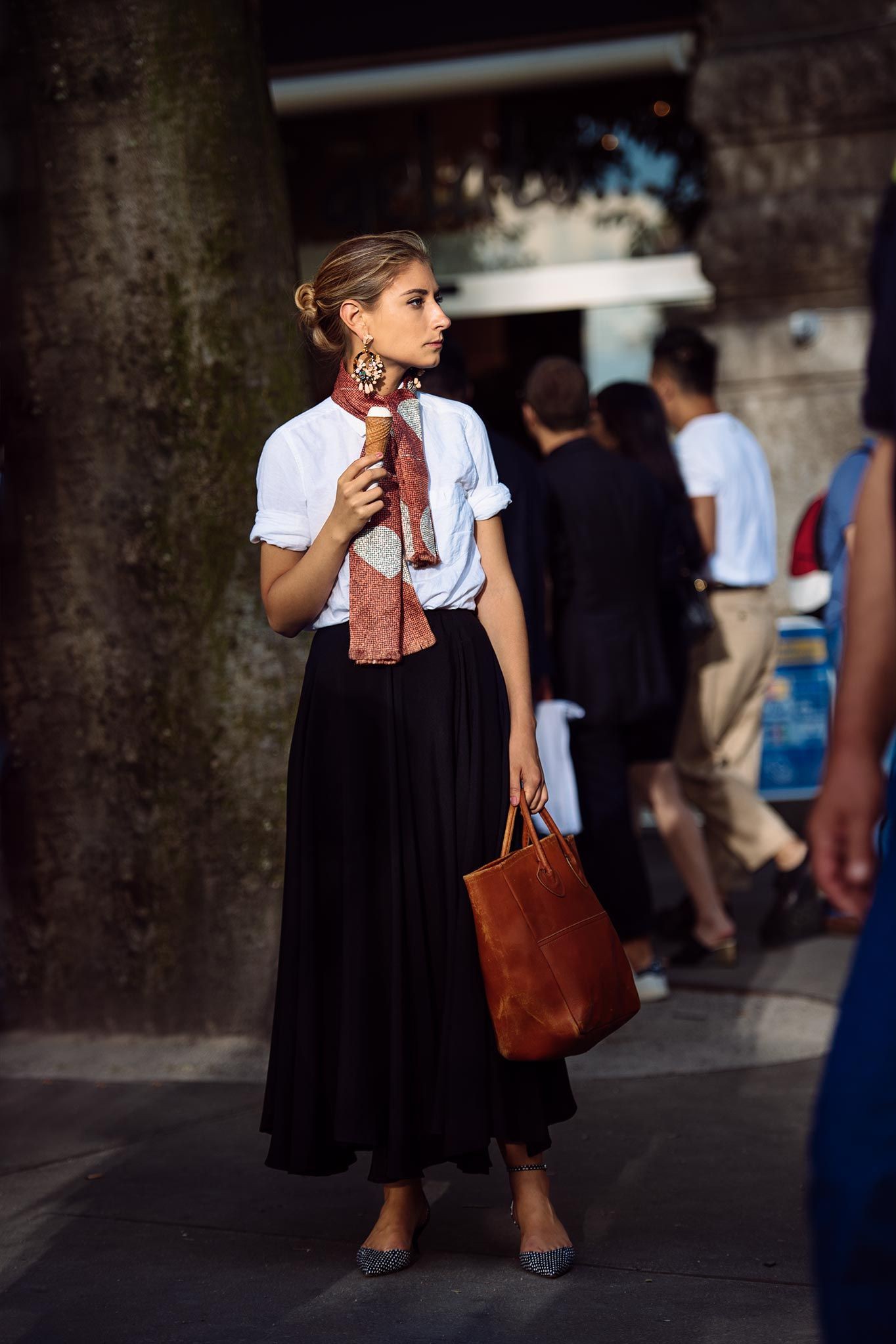 Wonderful white with black skirt: Fashion show,  Skirt Outfits,  Fashion week,  Fashion photography,  Street Style  