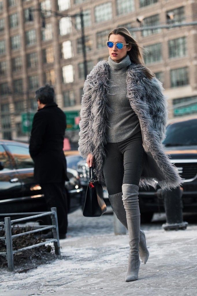 Grey fur jacket street style | Outfits With Faux Fur Coats | Fur Coat Outfit,  Street fashion,