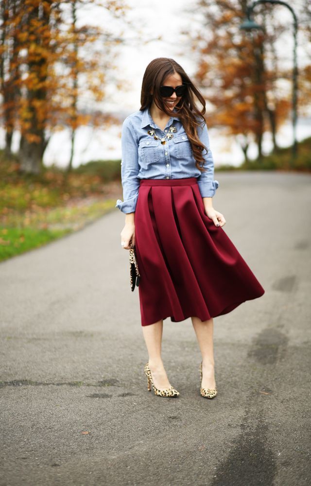 Burgundy pleated skirt outfit, Chambray Skirt: Midi Skirt Outfit,  Chambray Skirt,  Pleated Skirt,  Swing skirt  