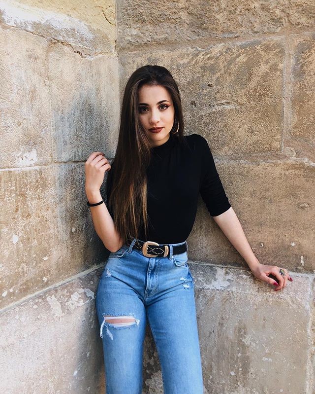 Valeria monerri tik tok, Musical.ly: Hot Girls,  Internet celebrity,  Photo shoot  