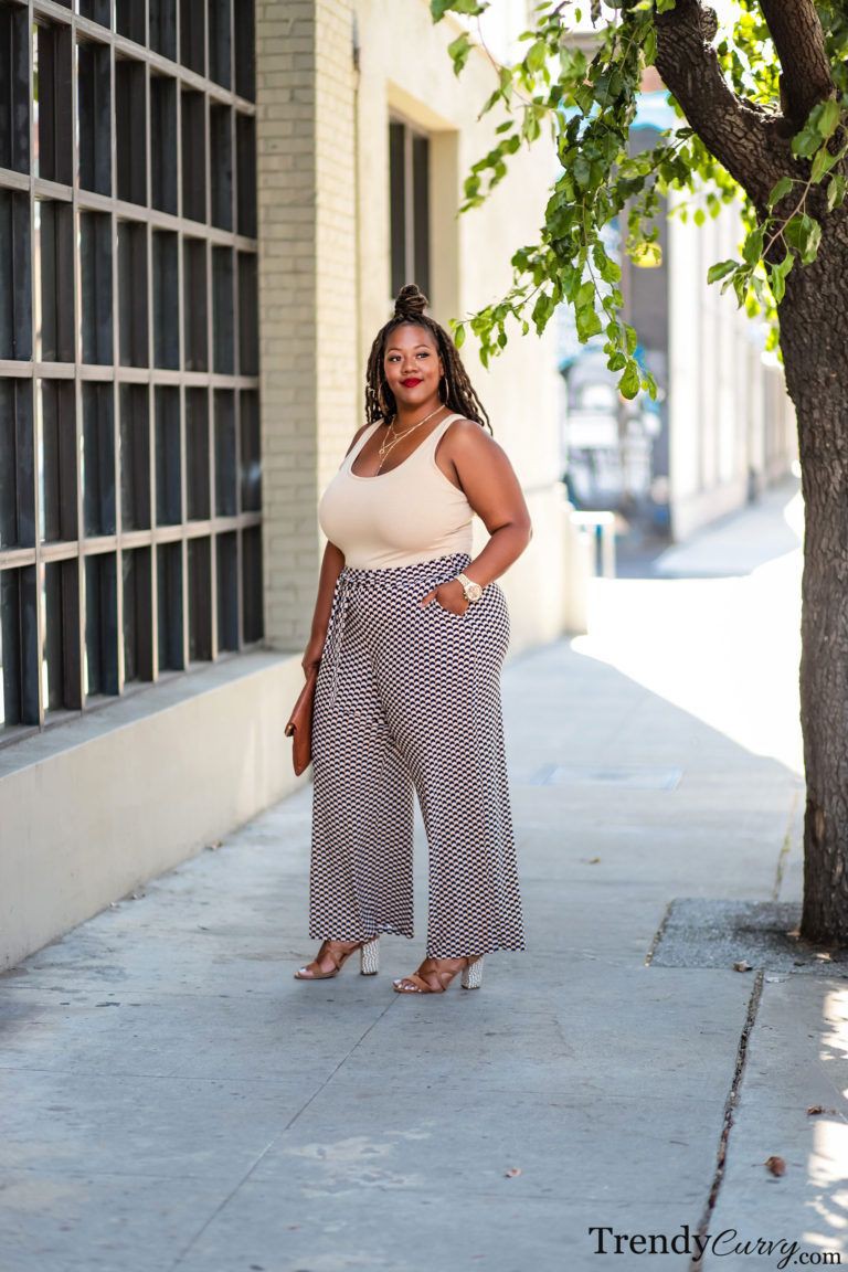 stylish trendy curvy, Plus-size model ...