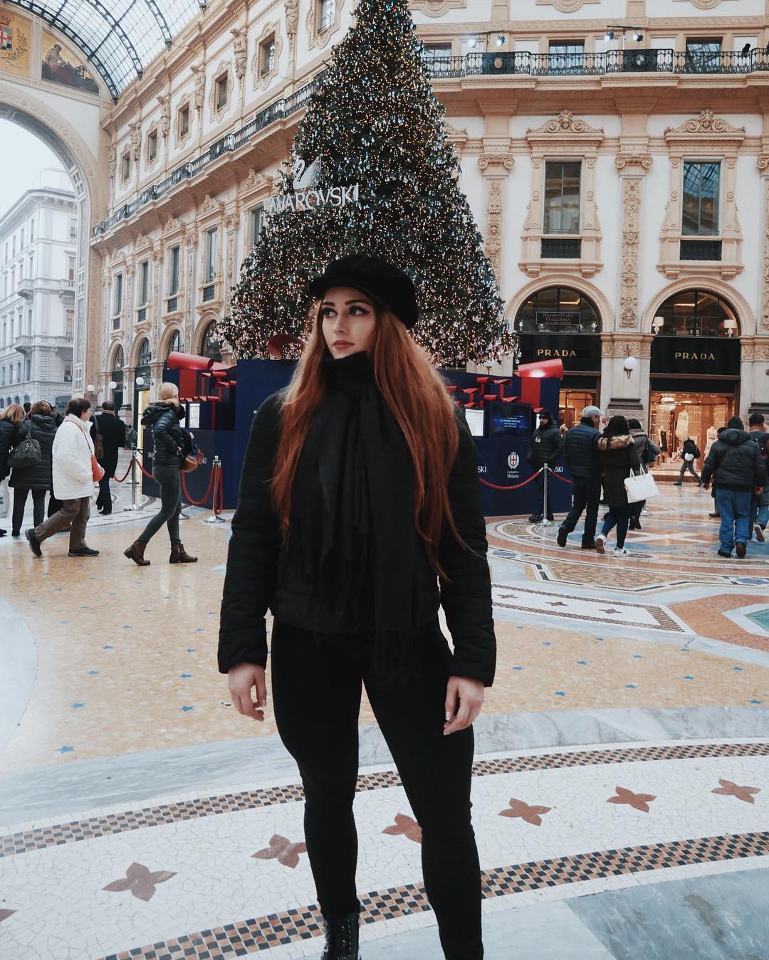 Galleria vittorio emanuele ii, Julia Vins: Fitness Model,  Julia Vins  