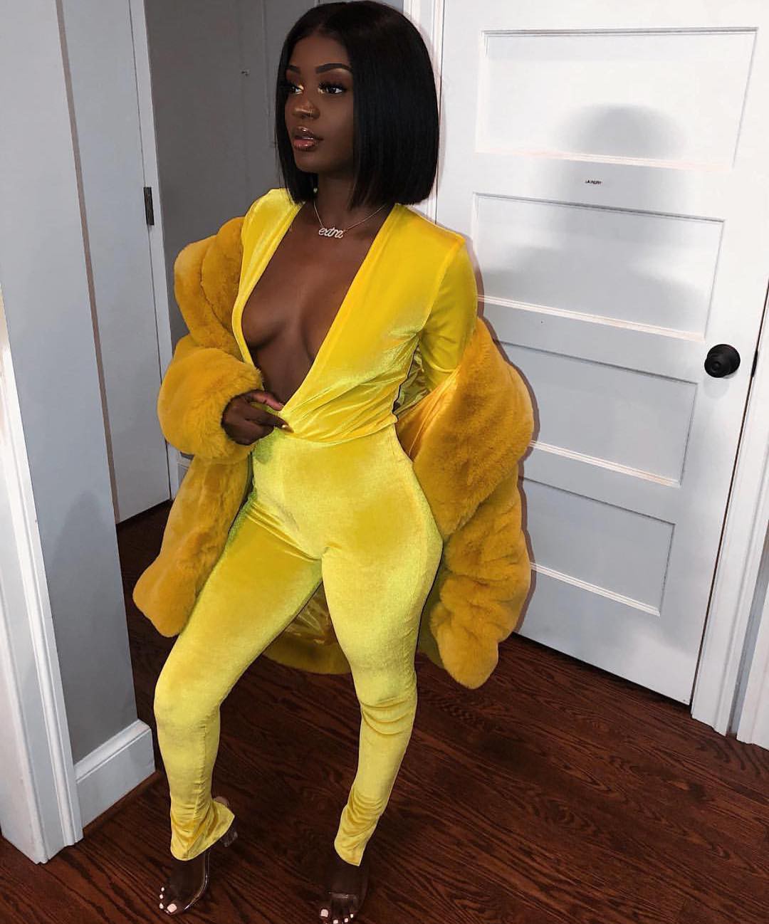 Womens choice yellow doll ig: Hot Instagram Teens  