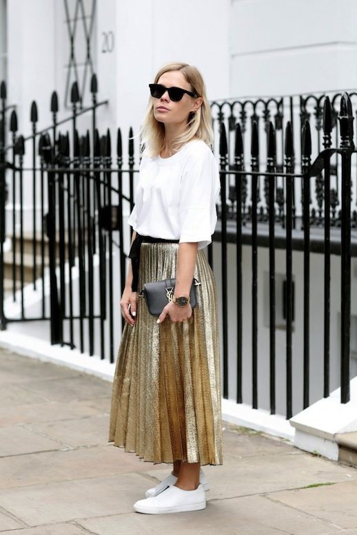 casual pleated skirt outfit