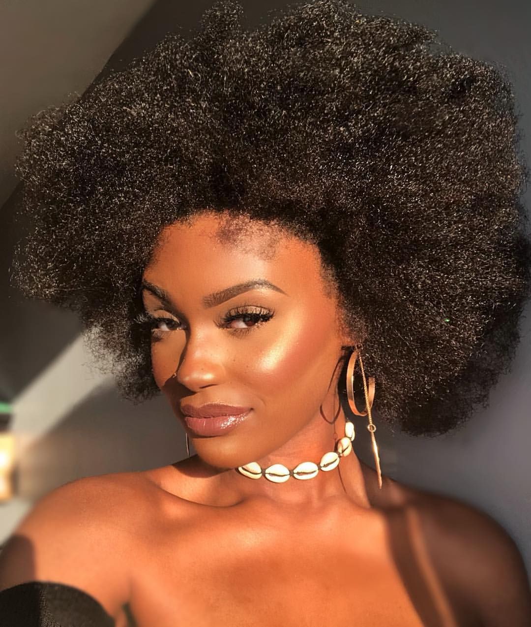 Beautiful Black Women, Hair coloring, Black hair: Long hair,  Hair Color Ideas,  Jheri Curl,  Brown hair,  Black Women,  Black hair  