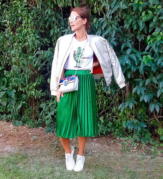Falda midi plisada paula echevarria | Outfit With Pleated Skirts | Casual  wear, Falda pliegues, Flight jacket