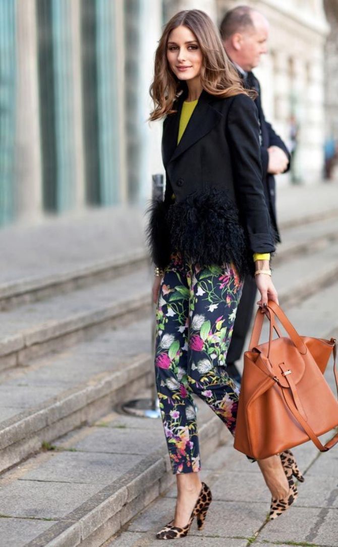 Wear with floral pants, Floral design: Floral design,  Capri pants,  Floral Pants,  Floral Outfits,  print Trousers,  Printed Pants  