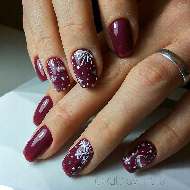 Decorazioni Natalizie Unghie.Men Most Admired Decorazioni Unghie Natalizie Nail Art Burgundy Nails Christmas Day Nail Art Nail Polish