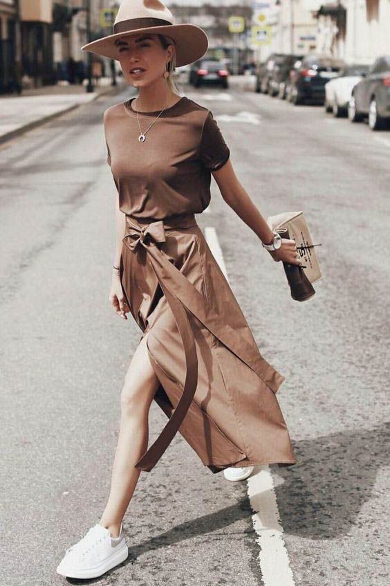 Wrap skirt with sneakers, Casual wear: Wrap Skirt,  Maxi dress,  Casual Outfits,  Street Outfit Ideas  