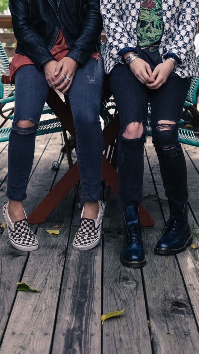 black jeans and vans outfit