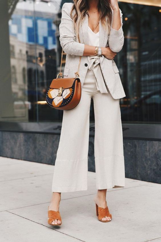 A splendid look fashion model, Trench coat | Casual Blazer Outfits ...