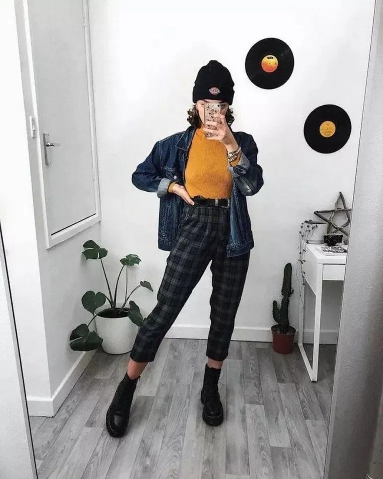 Surely nice grunge style hijab, Grunge fashion | Emma Chamberlain Plaid ...