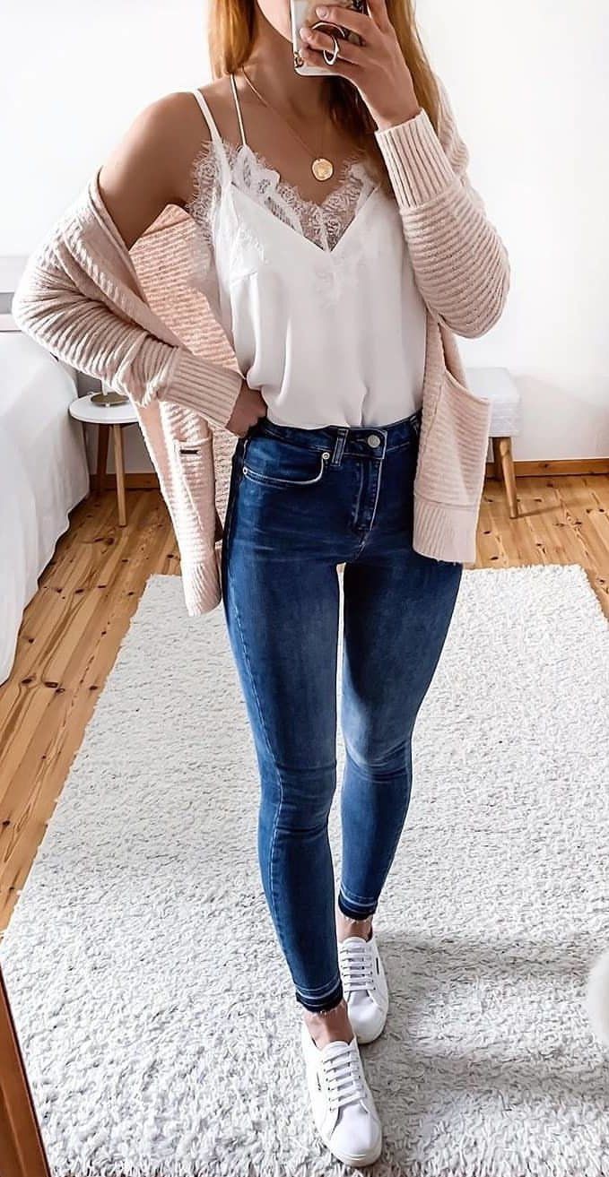 Super classy & trendy outfits - trendy outfits 2019, Casual wear: Slim-Fit Pants,  Street Style,  Casual Outfits,  Skinny Women Outfits  