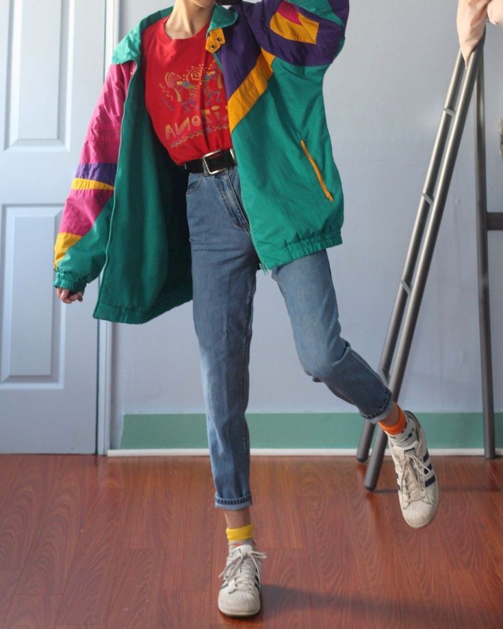 Street fashion aesthetic 90s outfit, Hip hop fashion