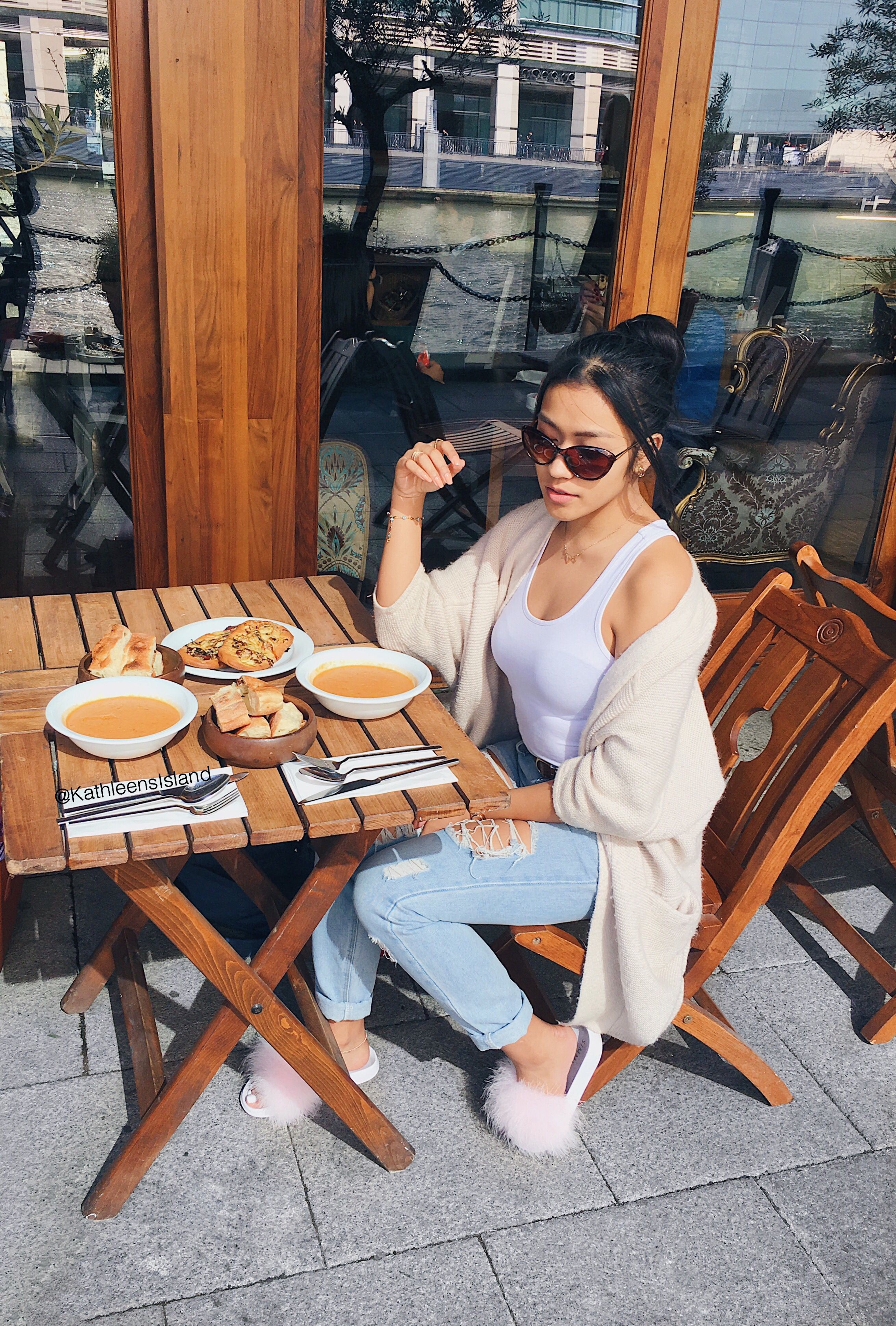 Nice collection of spring brunch outfit, Casual wear: Ripped Jeans,  Fur clothing,  Casual Friday,  Casual Outfits,  Brunch Outfit  