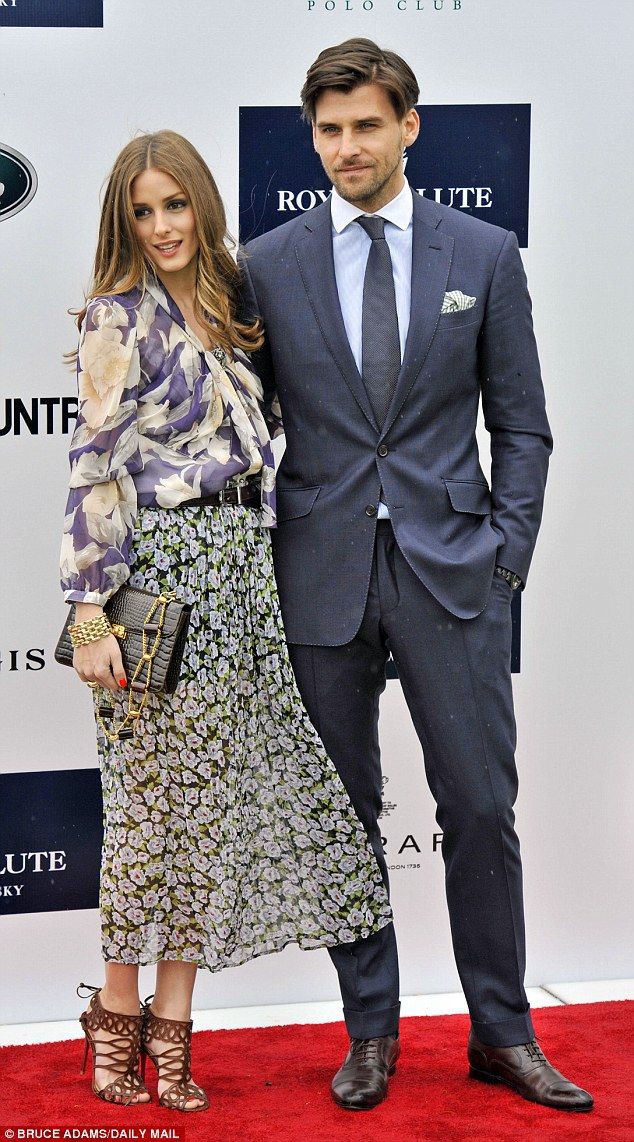 Live the moment in style with olivia palermo 60s: Red Carpet Dresses,  couple outfits,  Olivia Palermo,  Johannes Huebl  