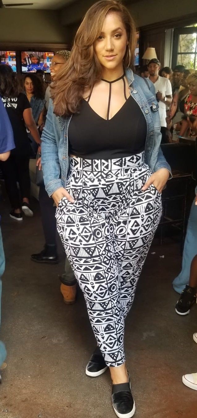 AD wear @fashionnovacurve and shine  in  #Hot Curvy: Plus size outfit,  Curvy Girls,  fashion model,  fashionnovacurve,  fashionnova,  Fashion outfits  
