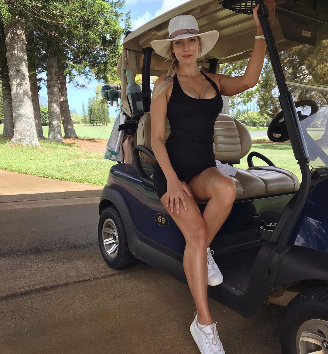 Where to see golf social snapshots, Dubai Desert Classic: Paige Spiranac,  Lexi Thompson  