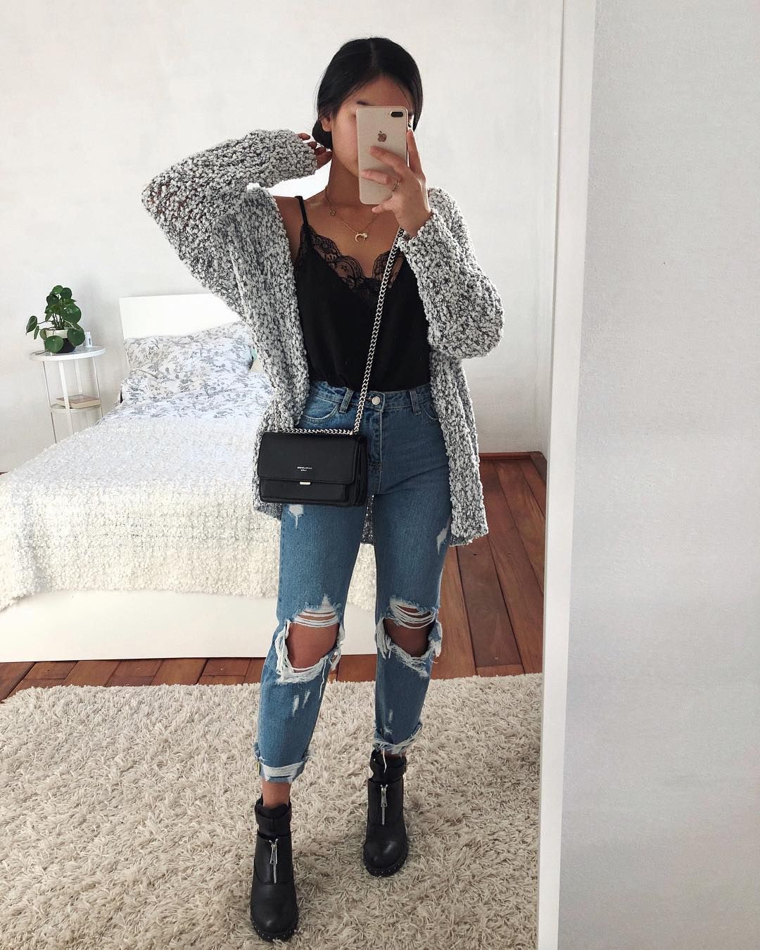 Outfit ideas @ carolina diaz outfits, Casual wear: Ripped Jeans,  winter outfits,  tank top  