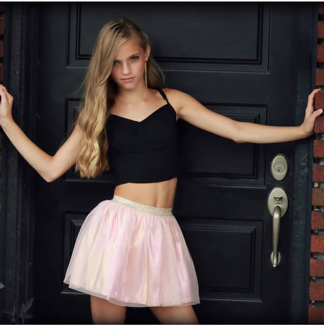 Check these perfect Little black top and pink skirt , fashion model: Photo shoot,  Hot Instagram Models  